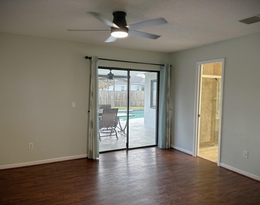 202 Sw Crescent Avenue - Photo Thumbnail 6