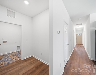 1533 S Battleground Avenue - Photo Thumbnail 27