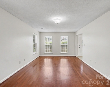 1716 Starling Court - Photo Thumbnail 5