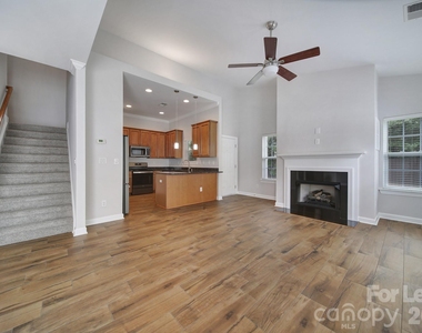 11910 Lacroix Street - Photo Thumbnail 7