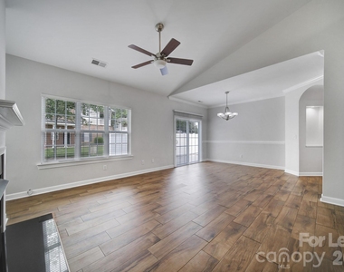 11910 Lacroix Street - Photo Thumbnail 5