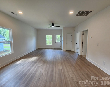 217 Carlie Street - Photo Thumbnail 2