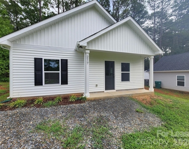217 Carlie Street - Photo Thumbnail 14