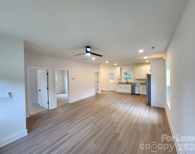 217 Carlie Street - Photo Thumbnail 1
