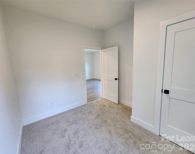 217 Carlie Street - Photo Thumbnail 10
