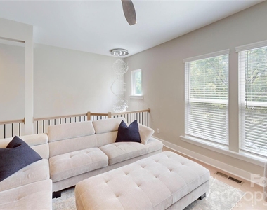 3804 Sky Haven Drive - Photo Thumbnail 7