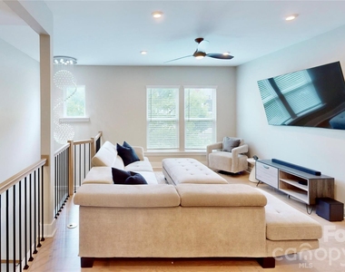 3804 Sky Haven Drive - Photo Thumbnail 5