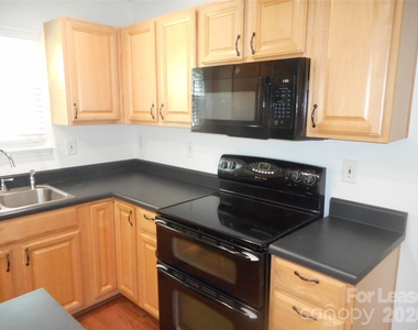 322 Deep Water Lane - Photo Thumbnail 6