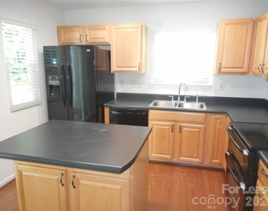 322 Deep Water Lane - Photo Thumbnail 5