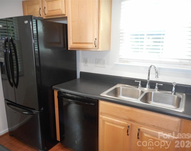 322 Deep Water Lane - Photo Thumbnail 7