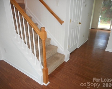 322 Deep Water Lane - Photo Thumbnail 4