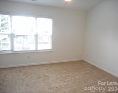 322 Deep Water Lane - Photo Thumbnail 14