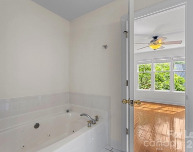 1192 Hampton Gardens Lane - Photo Thumbnail 21