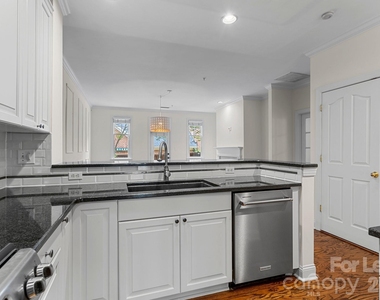 1192 Hampton Gardens Lane - Photo Thumbnail 11