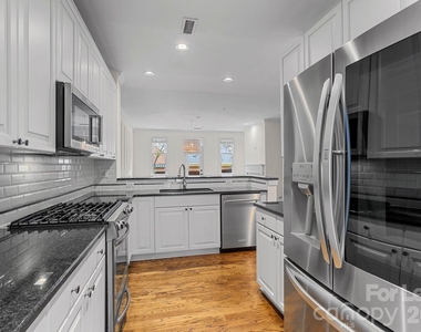 1192 Hampton Gardens Lane - Photo Thumbnail 9