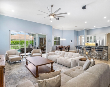 4675 Manderly Drive - Photo Thumbnail 11
