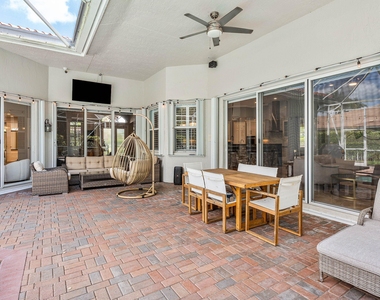 4675 Manderly Drive - Photo Thumbnail 23