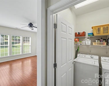 9009 Smokey Hill Lane - Photo Thumbnail 15