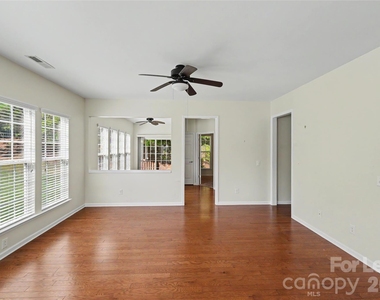 9009 Smokey Hill Lane - Photo Thumbnail 7