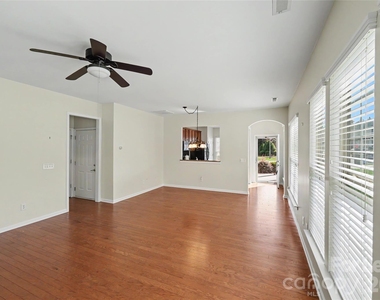 9009 Smokey Hill Lane - Photo Thumbnail 10