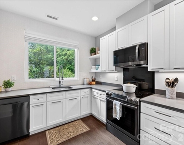 241 Domain Way - Photo Thumbnail 7