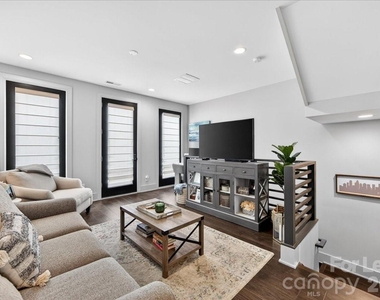 241 Domain Way - Photo Thumbnail 4