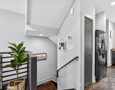 241 Domain Way - Photo Thumbnail 2