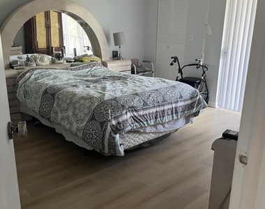 6020 Nw 44th Street - Photo Thumbnail 4
