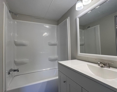 528 Oak Run Court - Photo Thumbnail 6