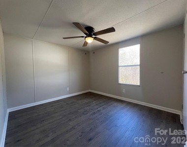 528 Oak Run Court - Photo Thumbnail 7