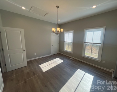 608 S Yadkin Avenue - Photo Thumbnail 14