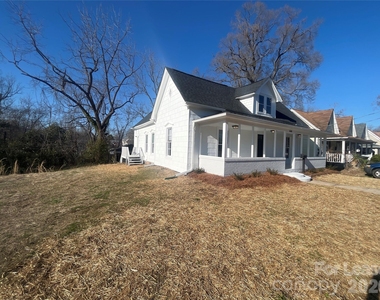 608 S Yadkin Avenue - Photo Thumbnail 2