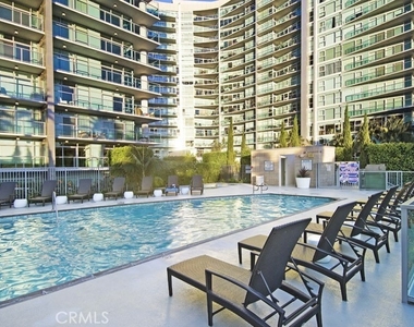 13650 Marina Pointe Drive - Photo Thumbnail 25