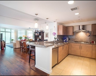 13650 Marina Pointe Drive - Photo Thumbnail 4