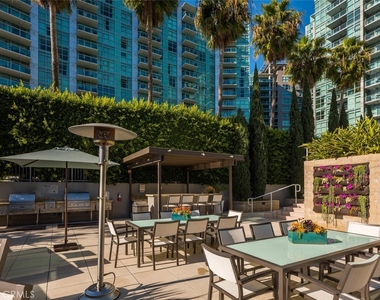 13650 Marina Pointe Drive - Photo Thumbnail 24