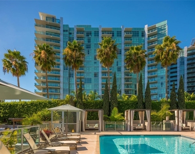13650 Marina Pointe Drive - Photo Thumbnail 21
