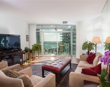 13650 Marina Pointe Drive - Photo Thumbnail 1