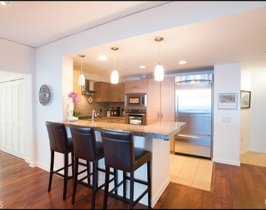 13650 Marina Pointe Drive - Photo Thumbnail 7