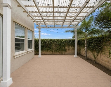 197 Pelican Pointe Court - Photo Thumbnail 11