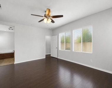 197 Pelican Pointe Court - Photo Thumbnail 28