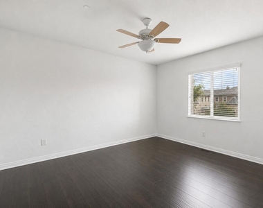 197 Pelican Pointe Court - Photo Thumbnail 19
