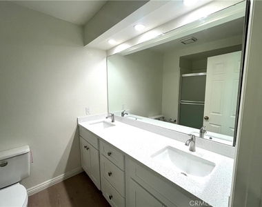 926 S Essex - Photo Thumbnail 23