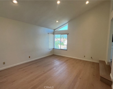 926 S Essex - Photo Thumbnail 16