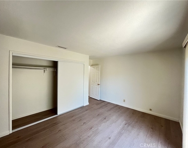 926 S Essex - Photo Thumbnail 11