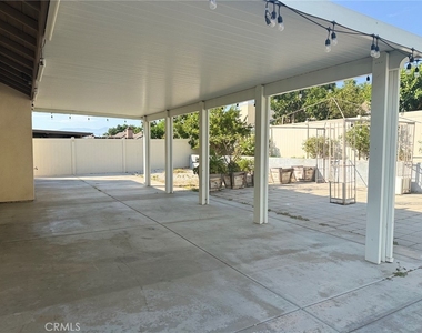 2975 Gibson Street - Photo Thumbnail 18