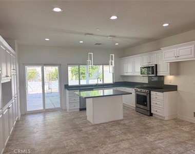 2975 Gibson Street - Photo Thumbnail 5