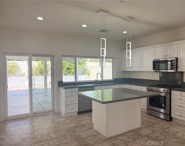 2975 Gibson Street - Photo Thumbnail 8