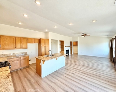 102 Goldenrod Avenue - Photo Thumbnail 8