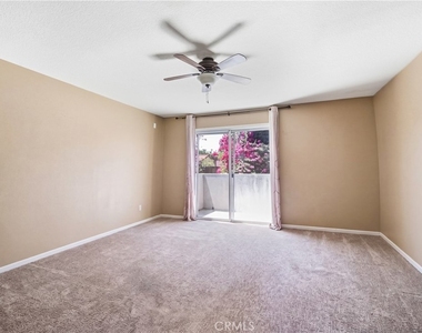 19251 Oxnard Street - Photo Thumbnail 33