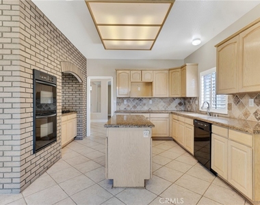22244 Circle J Ranch Road - Photo Thumbnail 14